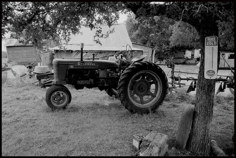 Uvalde, Texas, 1980 © John MacPherson