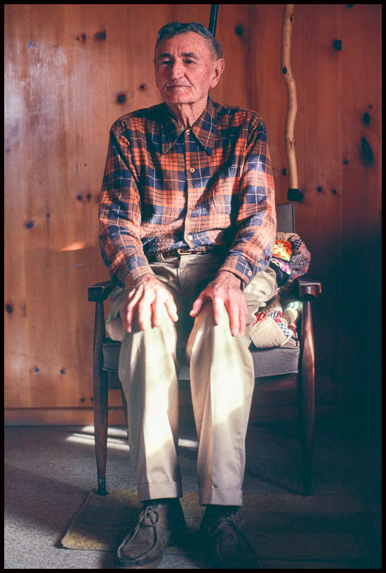 Opa Kanz, inside his home, New Braunfels, Texas 1980 © John MacPherson